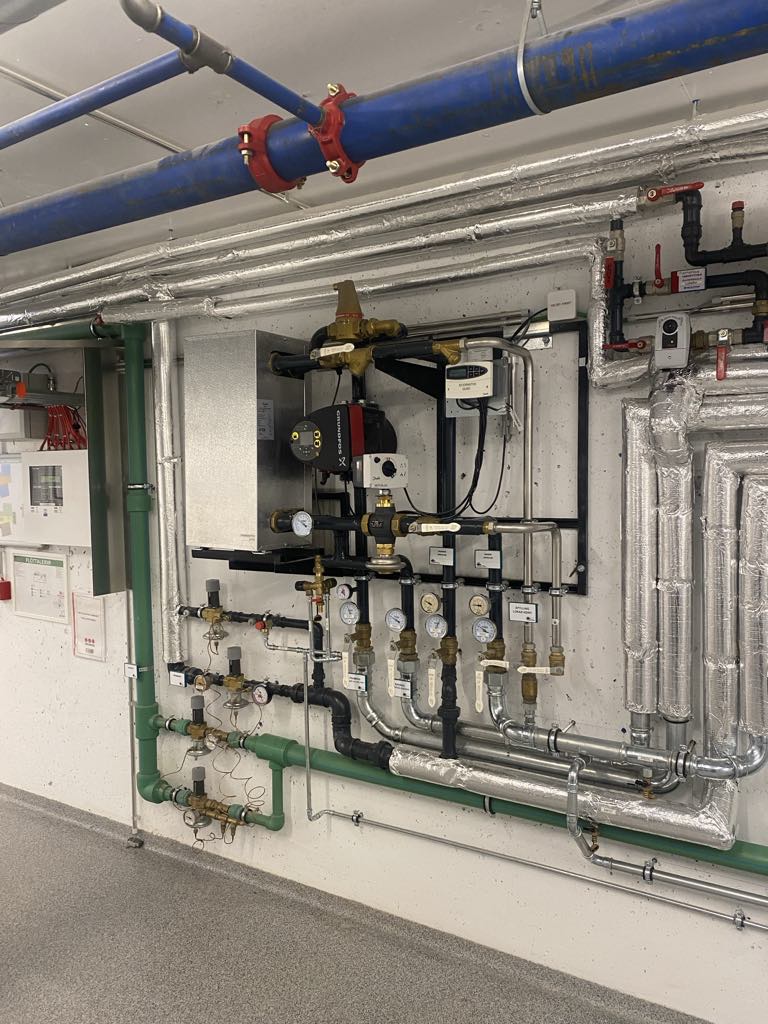 1e2aaeb1-4840-4e9c-b830-15c31f8e86df